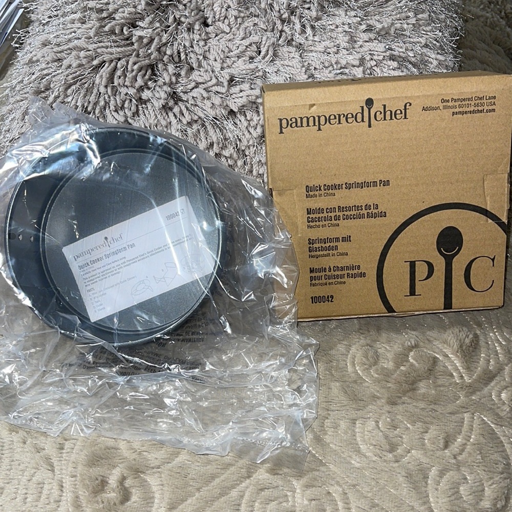 NWT Pampered Chef Quick Cooker Springform Pan 100042